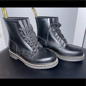 Dr. Martens Drench